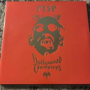 Hollywood Vampires “Rise”